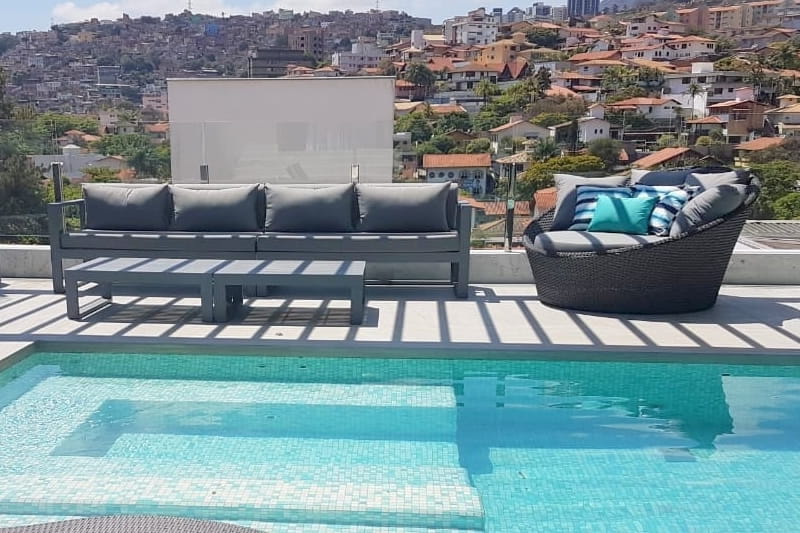 móveis em fibra sintética